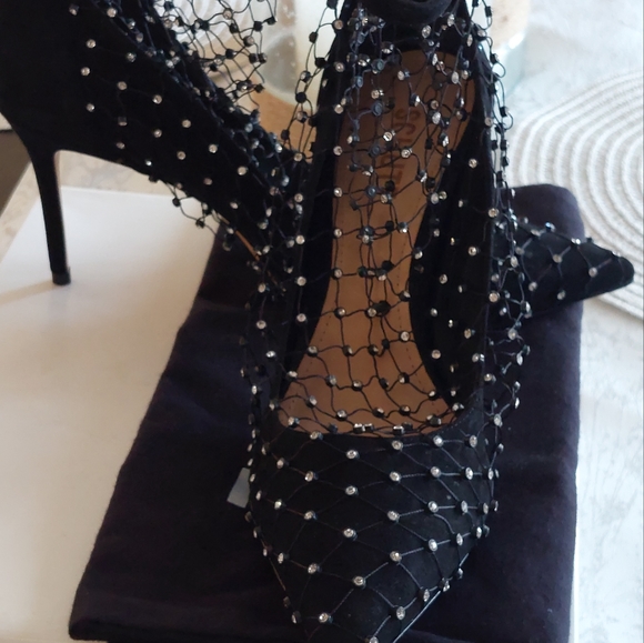 Shoes - Picture 4 of 6